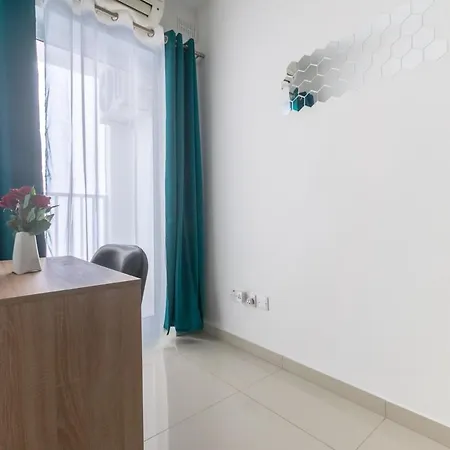 Amazing And Spacious W Side Sea View *