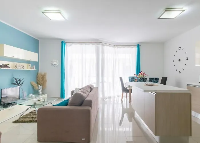 Amazing And Spacious W Side Sea View