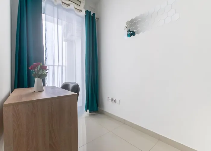 Amazing And Spacious W Side Sea View *