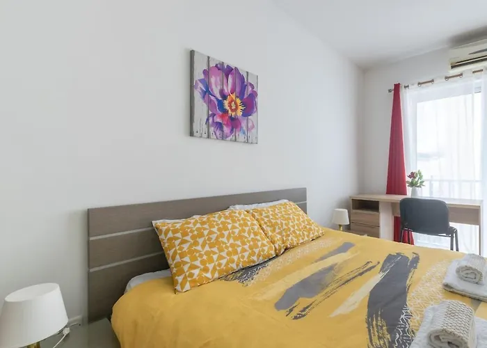 Amazing And Spacious W Side Sea View