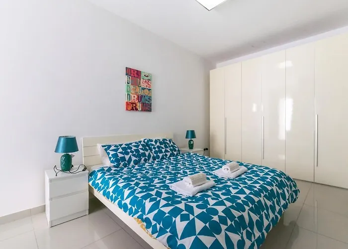 Amazing And Spacious W Side Sea View