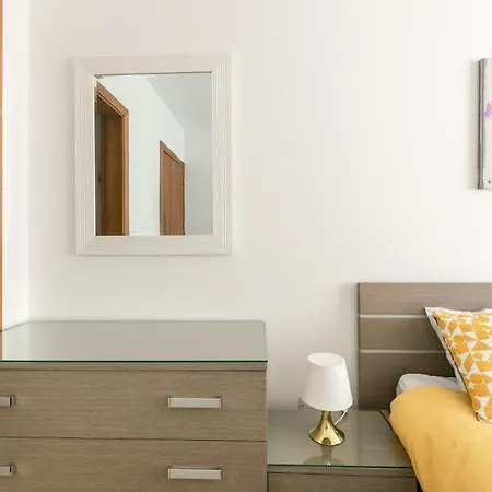 Amazing&spacious W Side Sea View Apartament